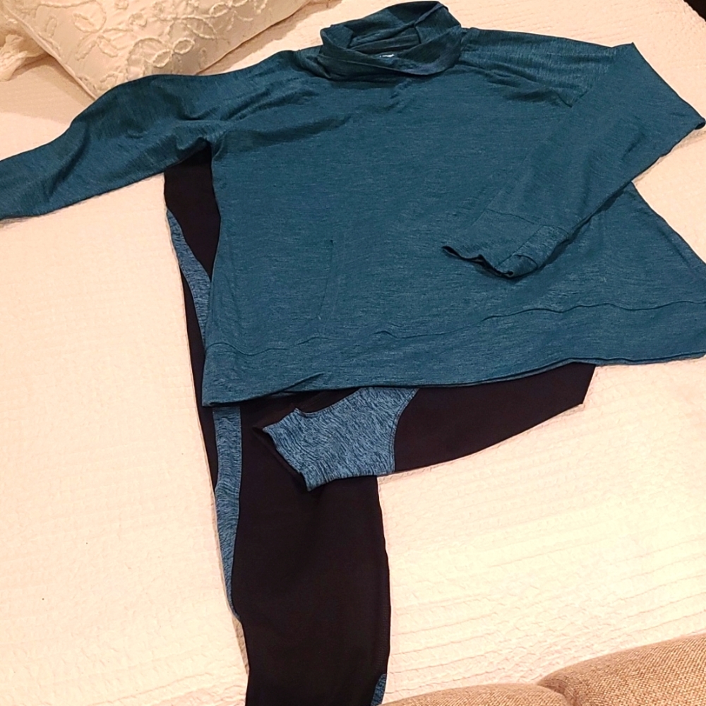Womens workout clothing